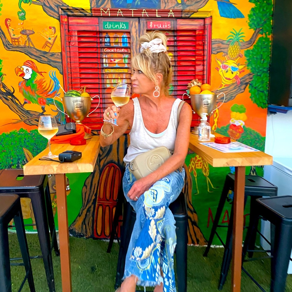 Meet your Posher, Debbi